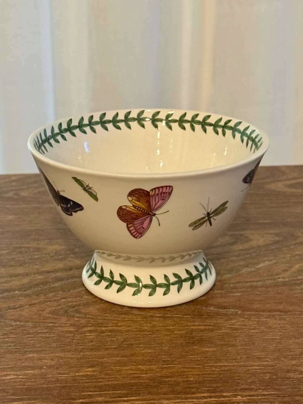Portmeirion Butterfly-Patterned White and Green Pedestal Bowl - Picture 5 of 6